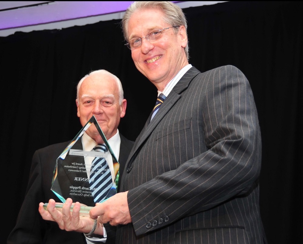 Garth Popple receiving the Prime Minister's Award for Excellence and Outstanding Contribution at the National Drug and Alcohol Awards.